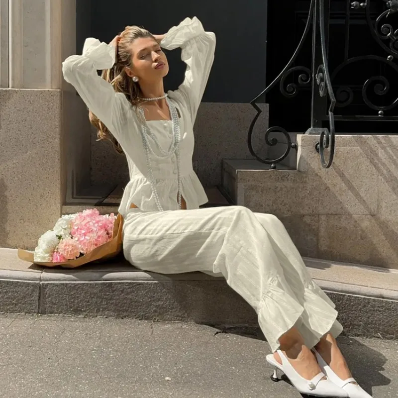 

Женский комплект Tsiisd из двух предметов: кардиган с квадратным вырезом и рюшами, брюки с широкими штанинами и рюшами. Элегантный деловой комплект для женщин. Новинка.