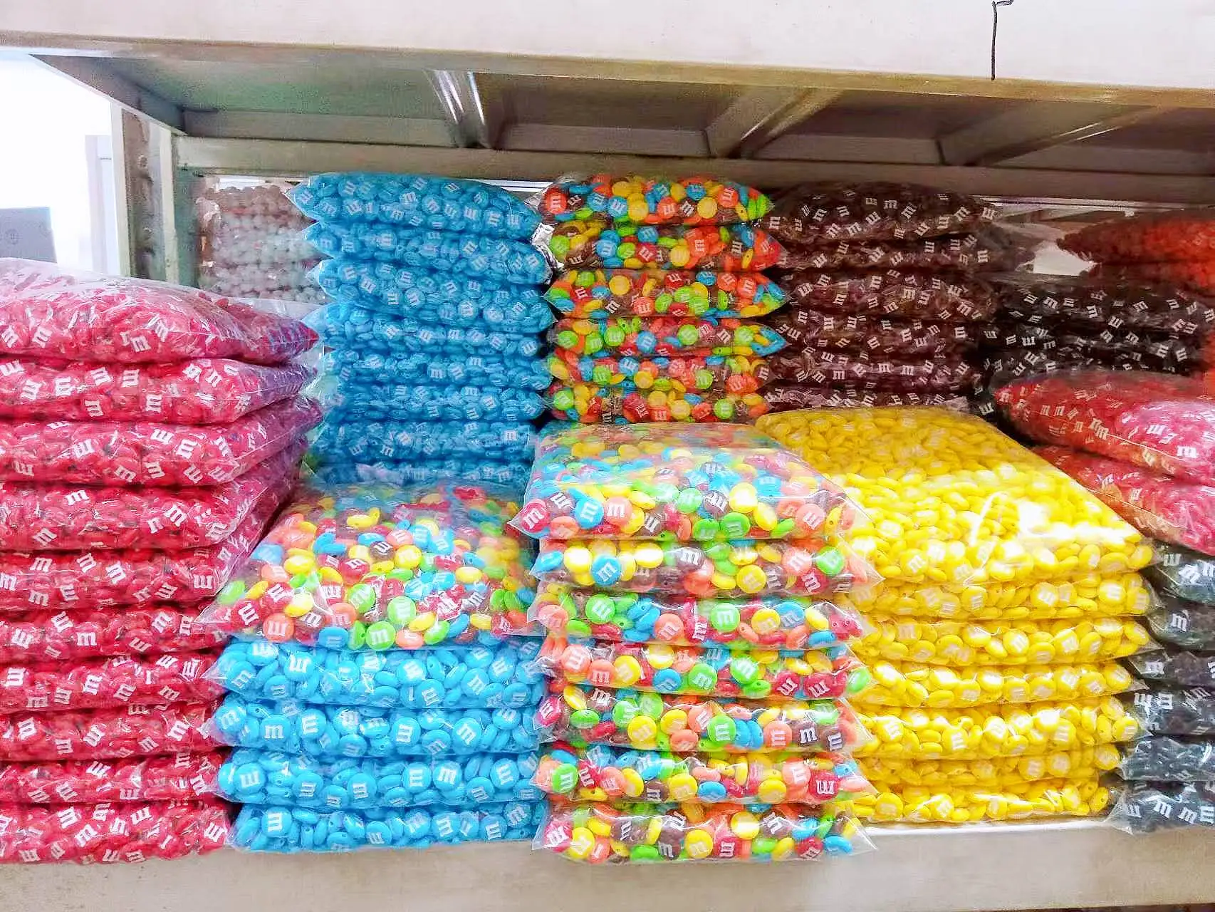 720PCS 14MM อะคริลิค Rainbow M&M ออกแบบลูกปัดตรง DIY สร้อยคอพวงกุญแจผม Band เครื่องประดับทําอุปกรณ์ 500 กรัม/ถุง