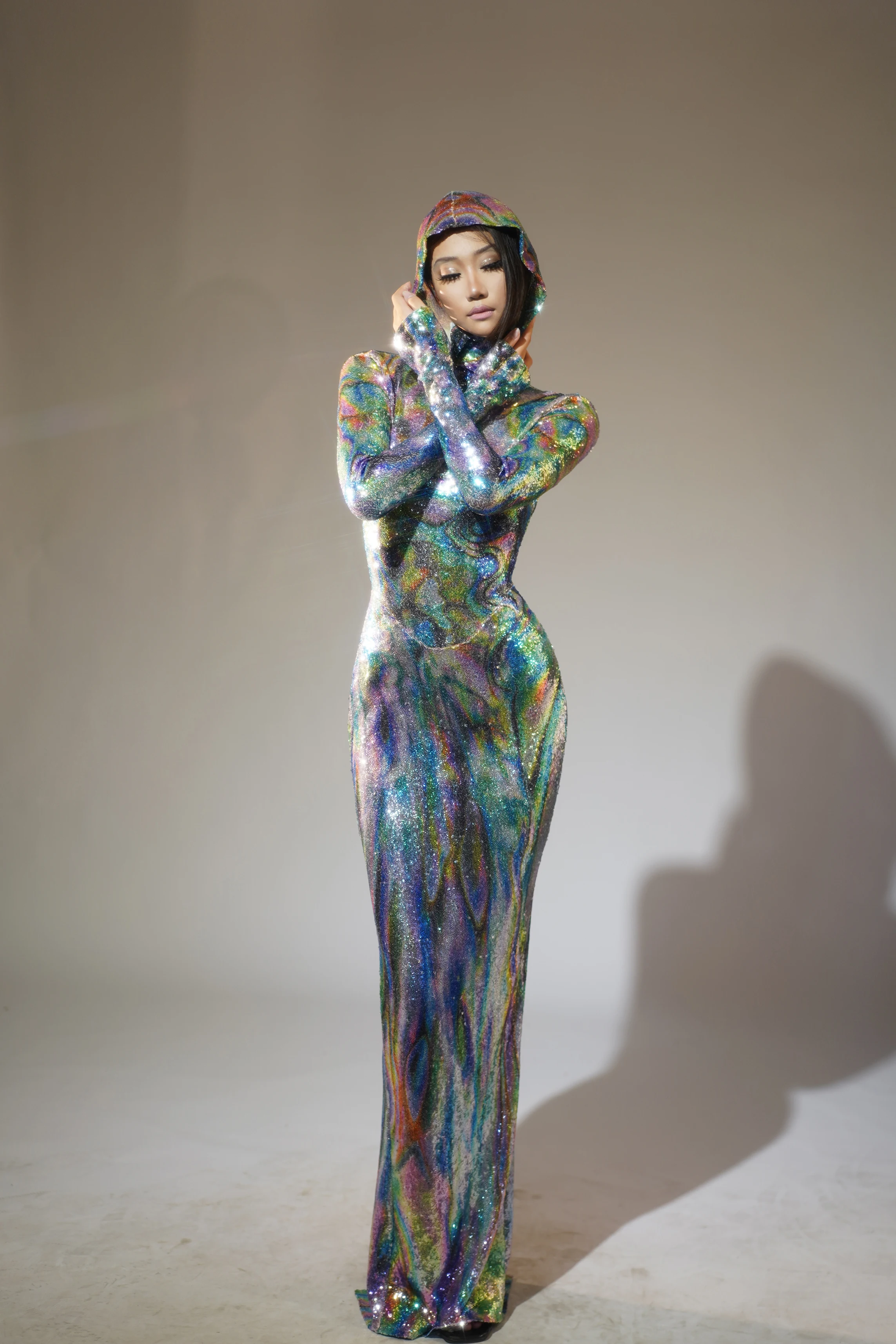 반짝이는 멀티컬러 여성 롱 드레스 (모자 포함) 패션 여성 섹시 파티 프롬 클럽 이브닝 드레스 가수 무대 쇼 의상 베이유