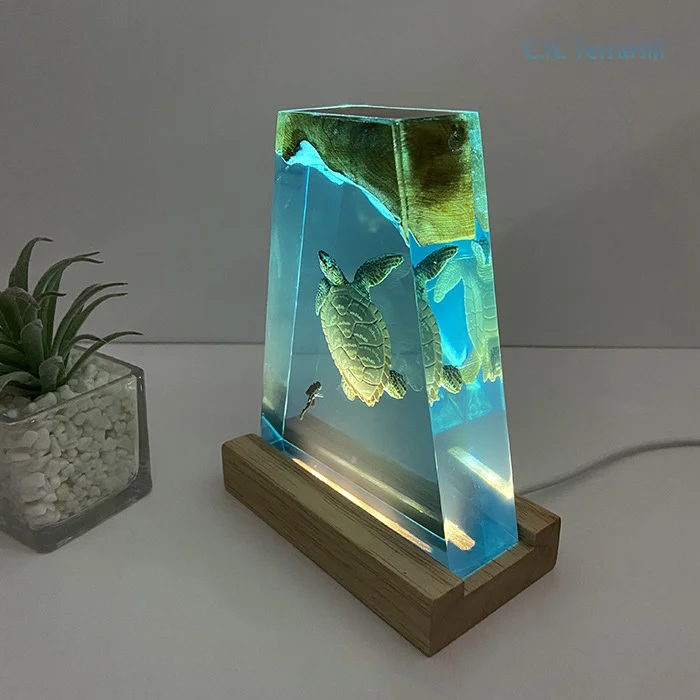 Ocean Resin Diorama Night Light with Sea Turtle and Diver Miniature Desktop Decor Handmade Gift