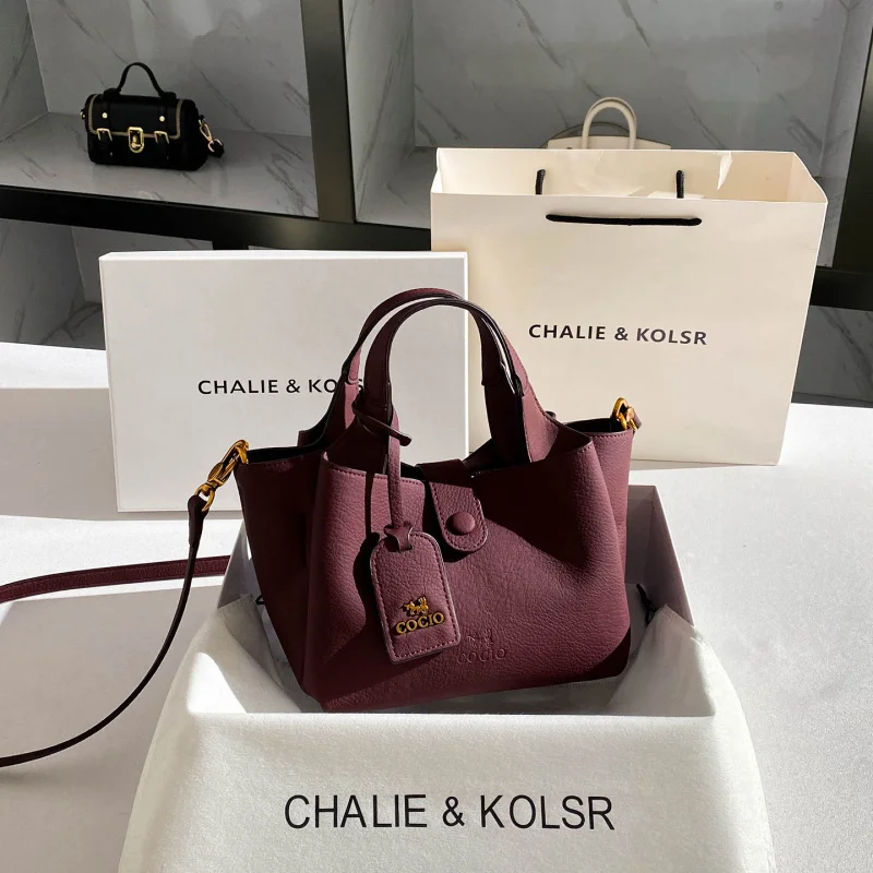 

Elegant Basket Bag for Brides, Autumn and Winter Handbag, Vintage Bucket Bag