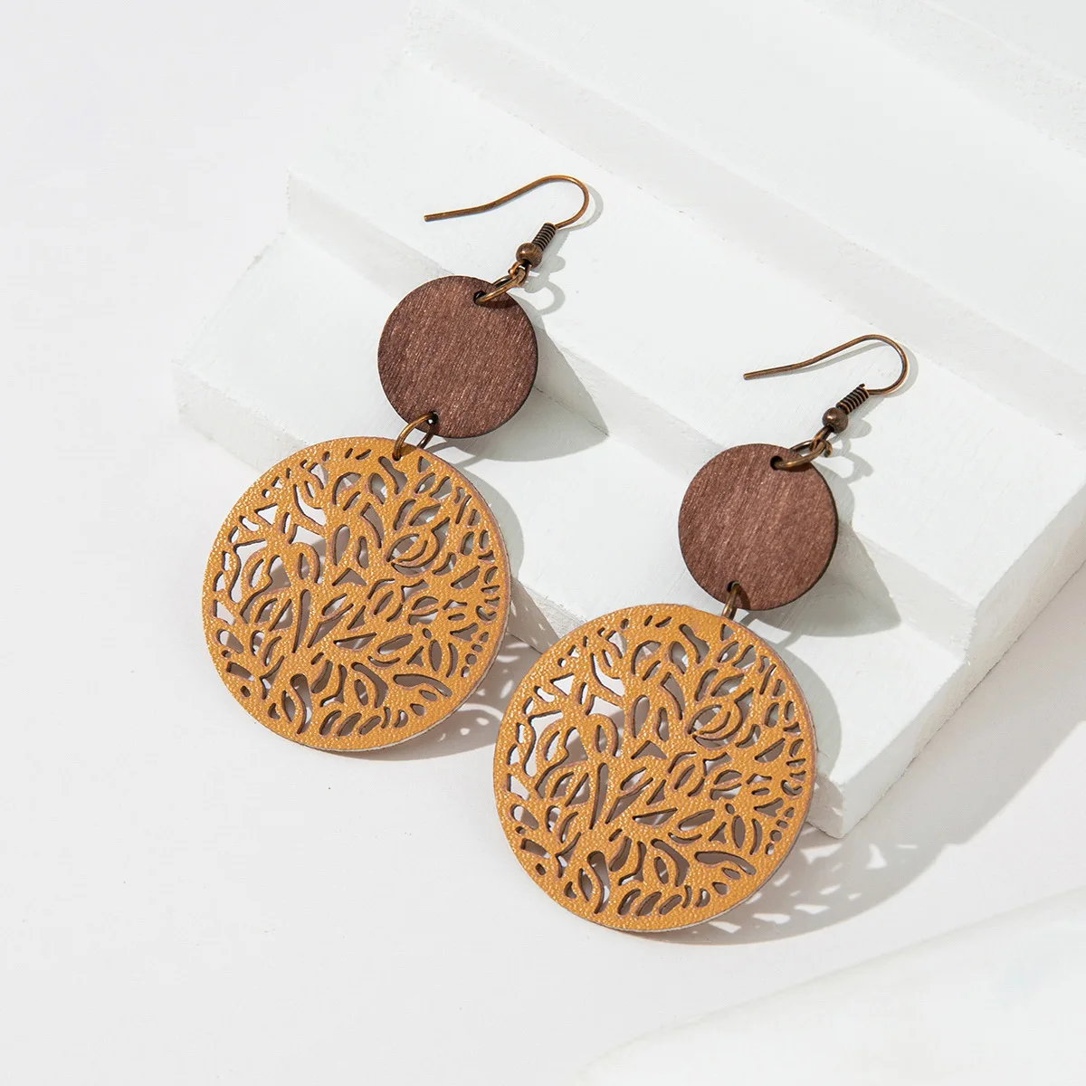 S3271 Fashion Jewelry Dangle Earrings For Women Vintage PU Leather Hollowed Out Carved Flower Round Wood Earrings