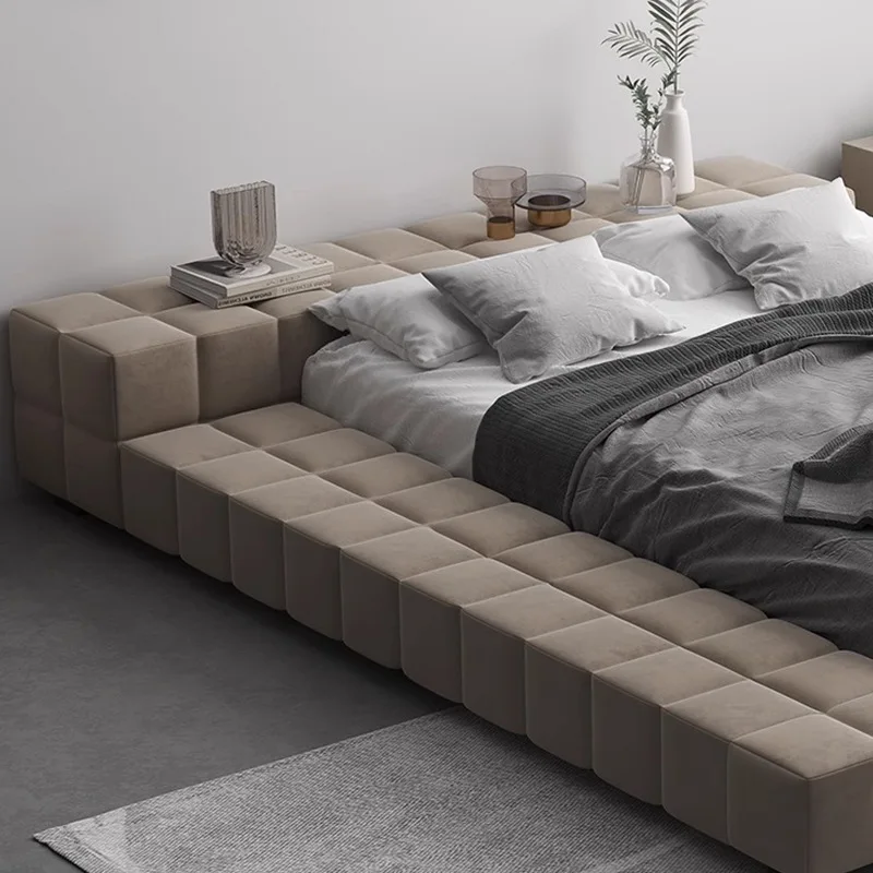 Modern simple bed 1.8 meters Italian double module floor short bed Internet celebrity Rogge cloth bed