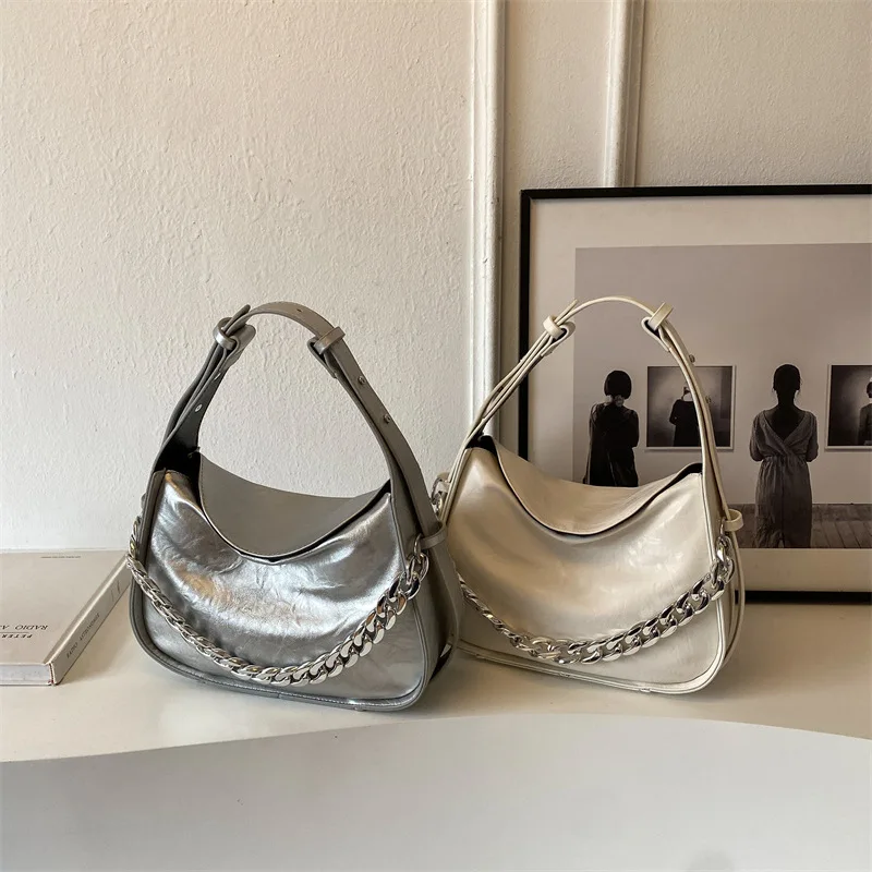 Luxury Design Pu Leather Chain Bags For Women New Fashion Shoulder Bag With Zipper Underarm Bag Elegant ladies Purse Handbags