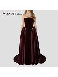 TWOTWINSTYLE Solid Patchwork Pearl Slimming Dresses For Women Strapless Sleeveless High Waist Temperament Long Dress Female New
