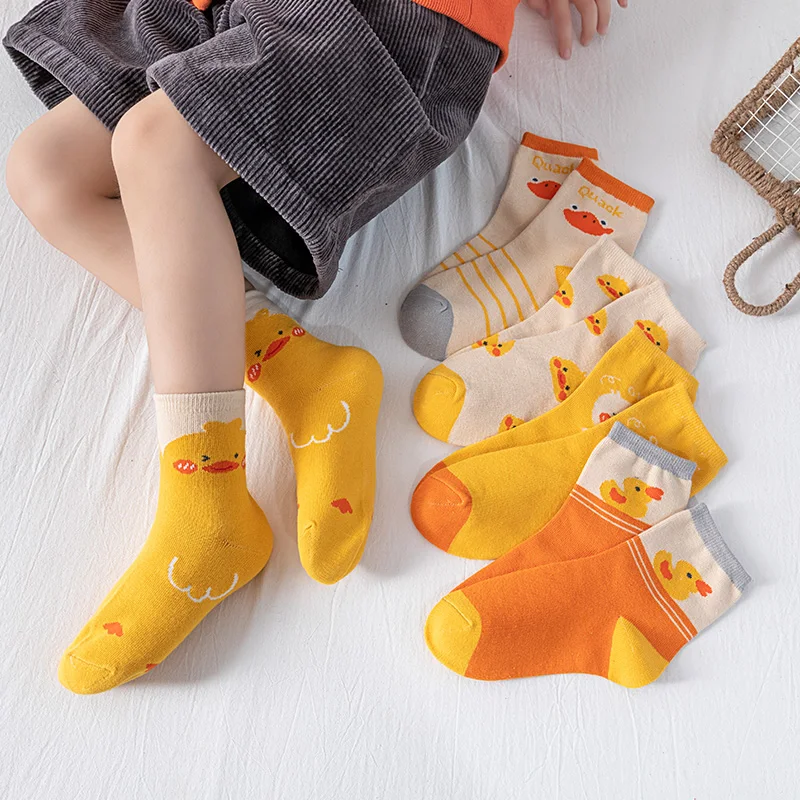 5 pairs of autumn and winter children\'s short socks cute yellow duck cartoon breathable boys and girls mid tube socks