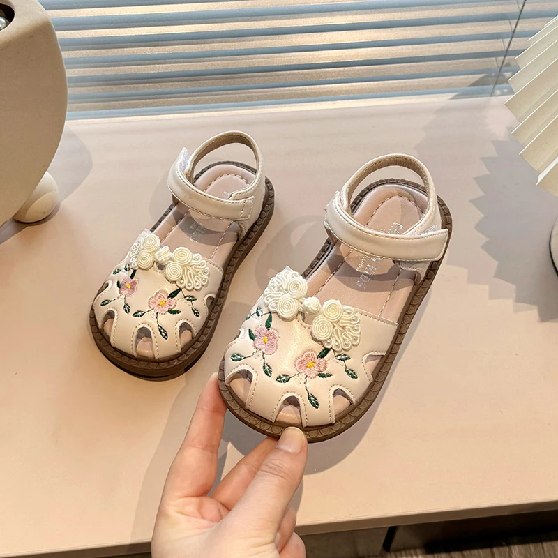 Girl Princess Dress Sandals Summer Chic Children Embroidery Hanfu Sandals Fashion Sweet Flower Kids Cut-outs Flat Sandals Soft