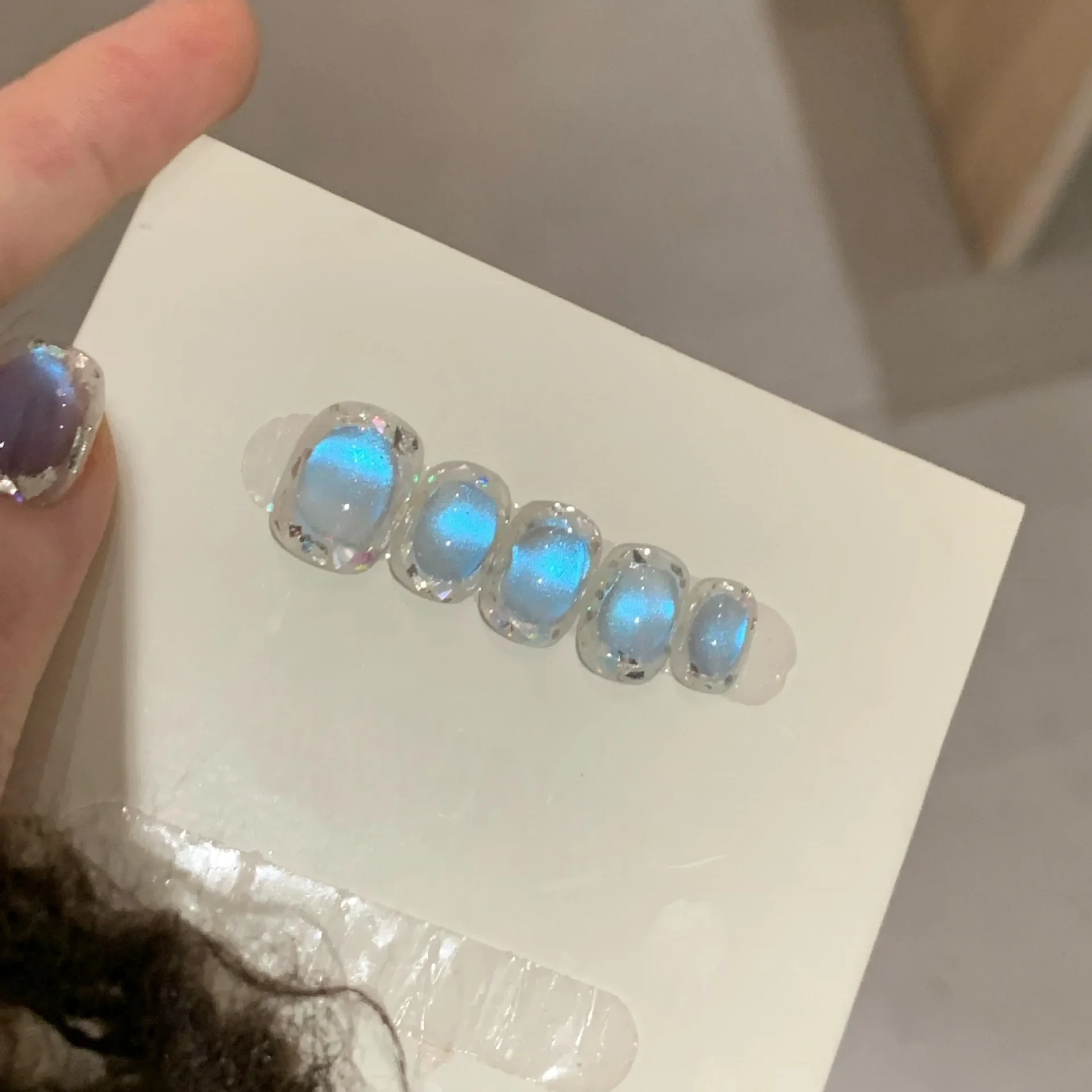 

10pcs Blue Translucent Cat's Eye Short Pure Handmade Wear Nails Summer Beans Nail Art Patches Fake Nails for Wedding Party Wear