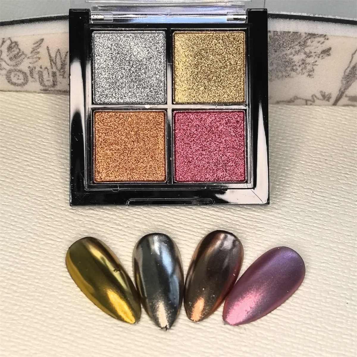 1pc 4 grid chrome nail magic mirror powder palette holographic laser aurora solid mirror gel polishing pigment decoration