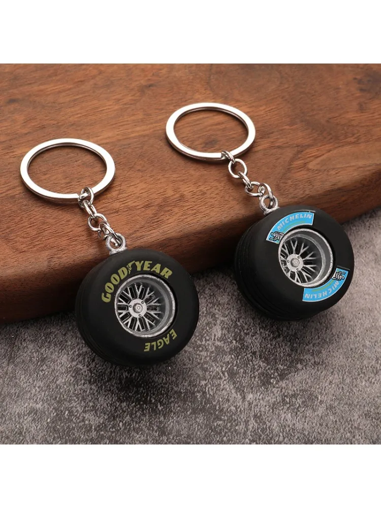 Porte-clés de voiture en caoutchouc souple PVC, pneus de voiture, pièces de voiture mécaniques créatives, cadeau pour hommes