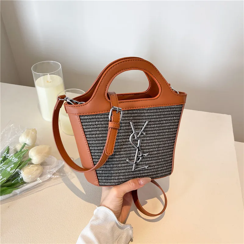 

Luxury Vintage Shopper Purse For Women With Crossbody Function Solid Color And Elegant Designer Logo Charm