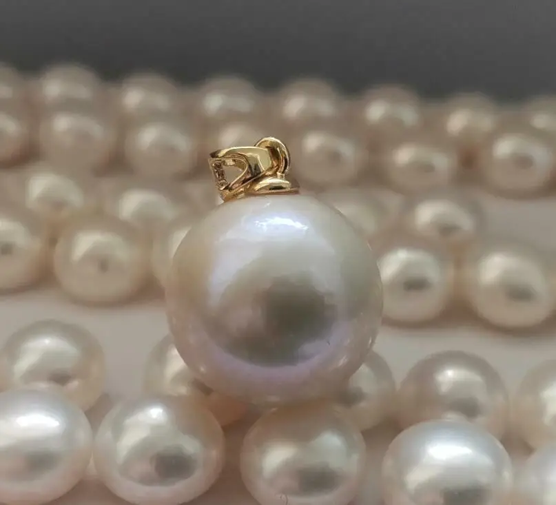 Gorgeous Giant AAA 14-15mm Round South China Sea White Pearl Pendant in 14k Gold