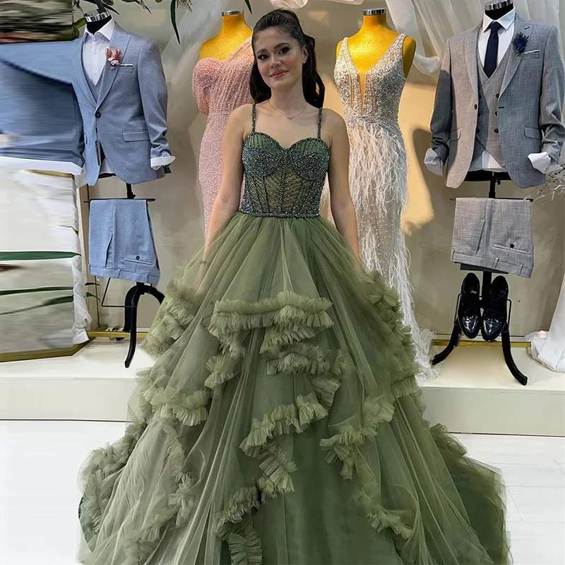 スパゲッティストラップ グリーン プロムドレス ラインストーン付き ボディス チュール ティアード フリル イブニングドレス Aライン フロアレングス パーティードレス