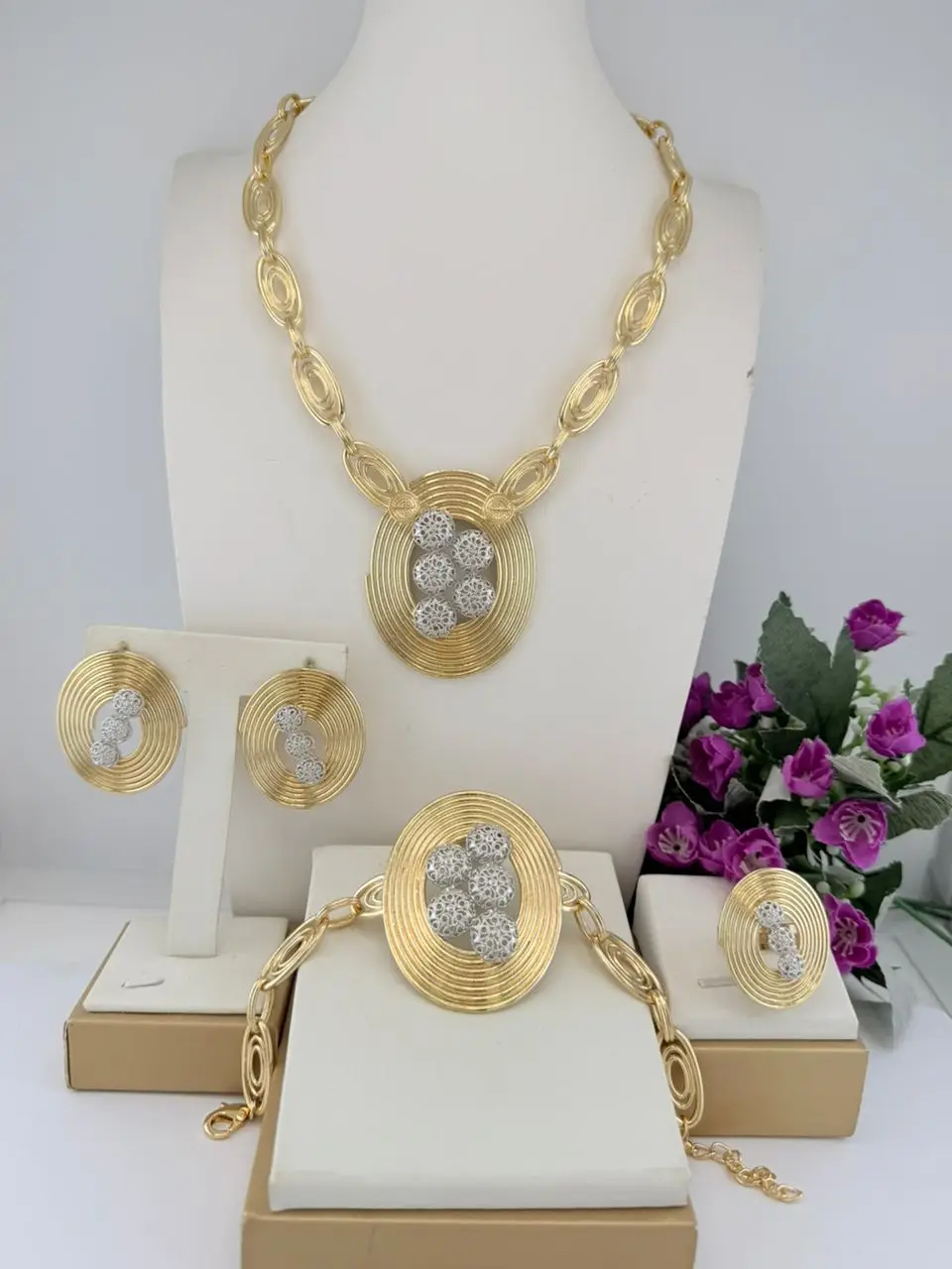 Luxury Trendy Zero Shape Italian Jewelry Set Statement Charming Collar Brazalete Aretes Anillo 4PC Jewels Set for New Year Gift