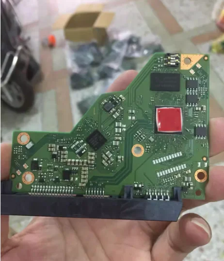 

Плата жесткого диска, номер 2060-800077-003 REV P1 REV P2