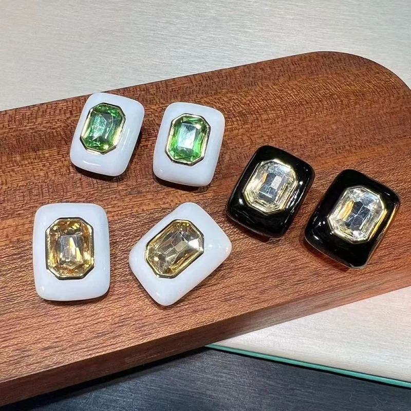 

Vintage Square Enamel Inlaid Zircon Stud Earrings for Women, Luxury Elegant Metal Earrings, Versatile Daily Party Jewelry