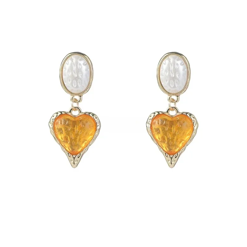 Temperament retro yellow love pearl earrings high sense versatile heart stud earrings