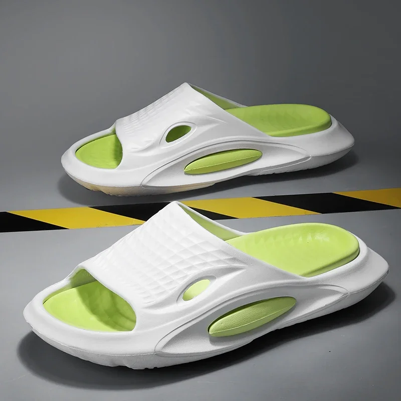 

2025 Summer New Anti Slip Slippers Men's Beach Shoes Lightweight EVA Lightweight Home Bathroom Coolers Fashionable and Durable