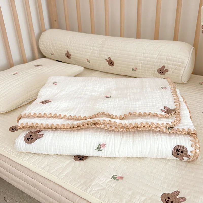 coperta-di-cotone-in-mussola-di-ciliegia-ricamata-con-bordi-in-pizzo-adorabile-ricamo-fasciatoio-per-neonato-asciugamano-da-bagno-per-neonato-che-riceve-blan