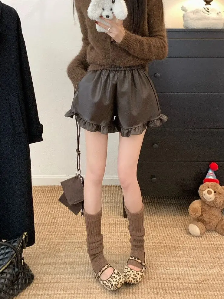 Black Retro Leather Shorts Casual Pants for Women, New Autumn High-waisted Ruffled Edge Slim-fit Versatile Wide-leg Pants.
