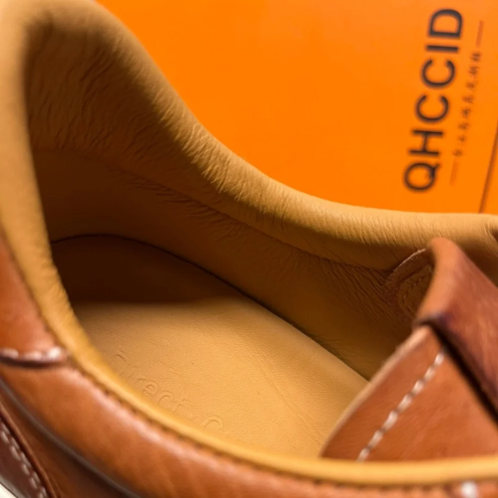 أحذية رجالية من الجلد الطبيعي كاجوال للخريف والشتاء سميكة وخفيفة الوزن وقابلة للتنفس على الطراز القديم للرجال