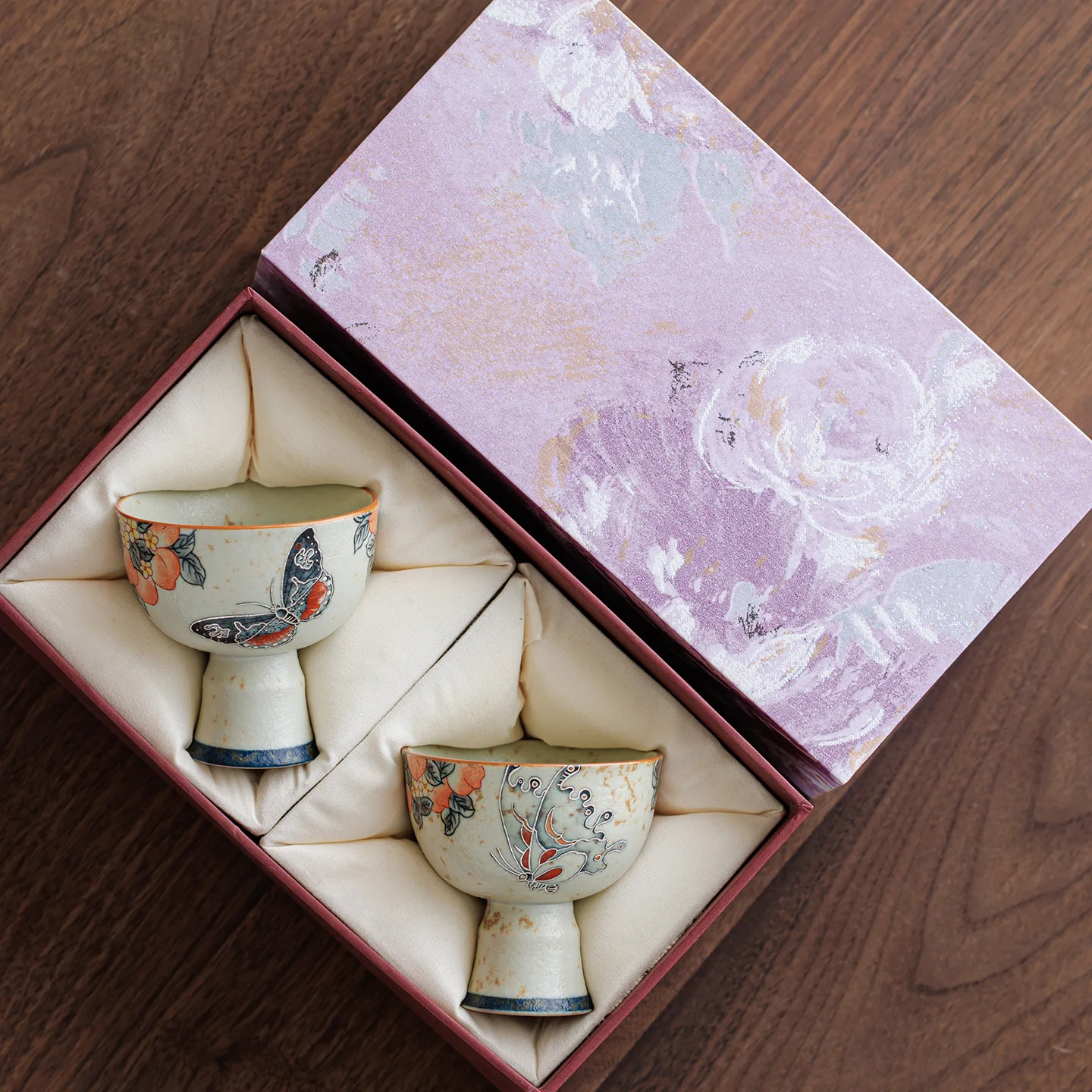 Handmade Jingdezhen Blue White Butterfly Peach High Foot Master Tea Cup Flared Ceramic Tasting Cup Kung Fu Tea Set Gift Box