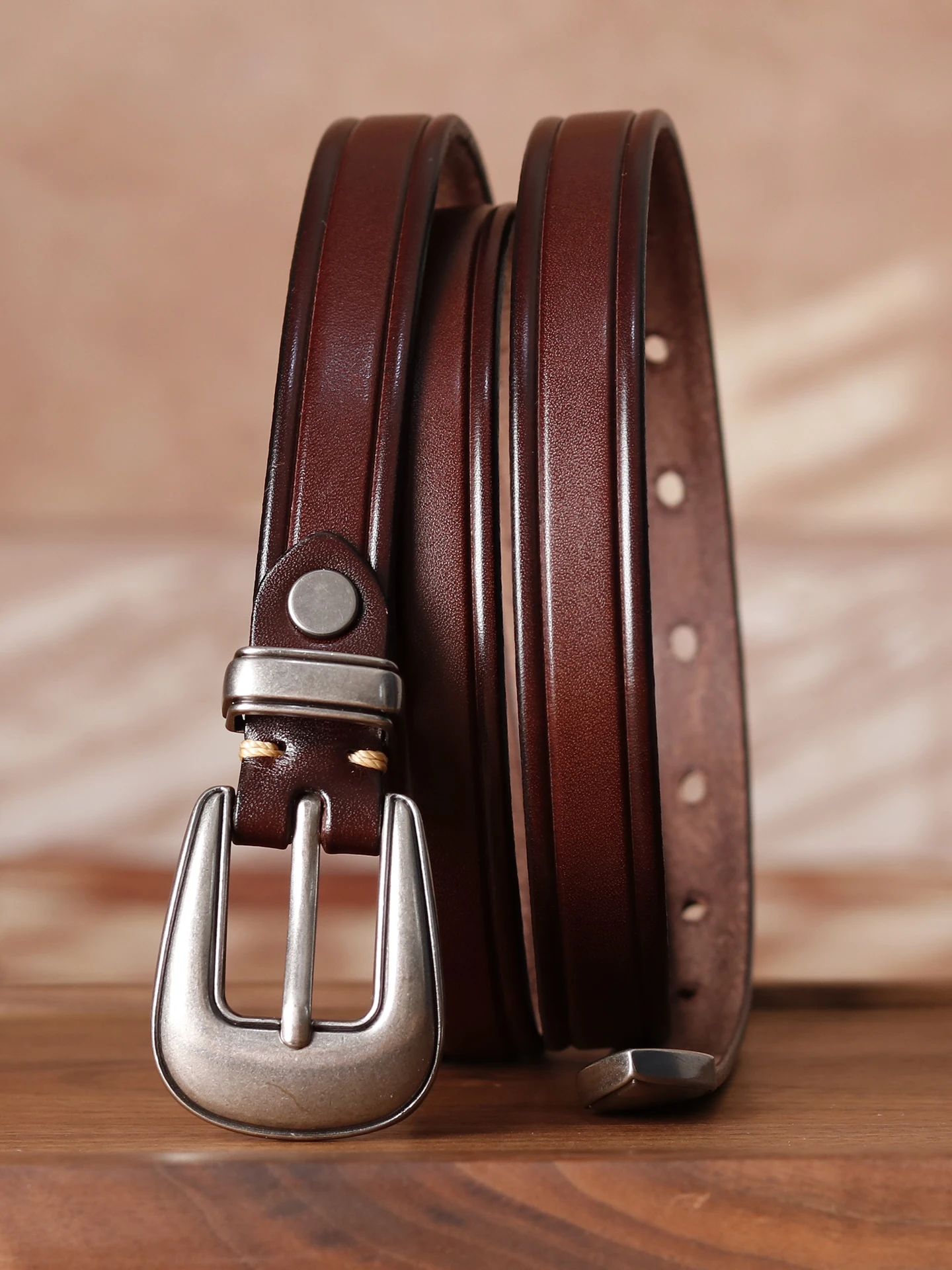 レトロ本革ベルト女性の純粋な牛革シンプルな多用途ベルト学生ジーンズベルト女性の装飾ウエストベルト