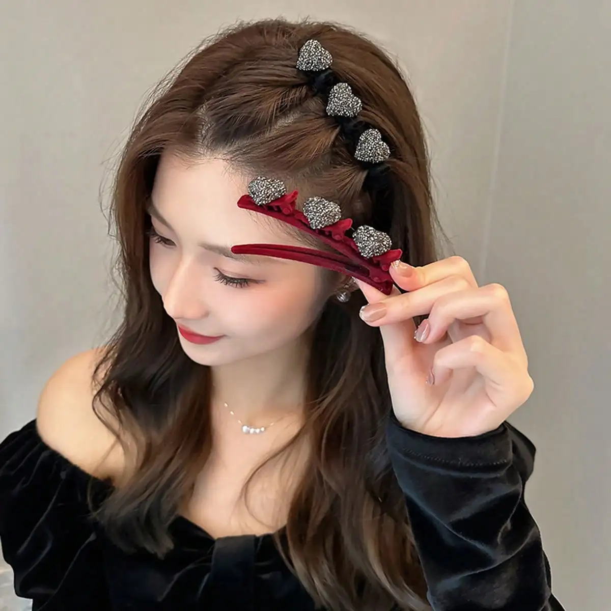 

Shiny Rhinestone Hollow Textured Hair Side Clips Elegant Princess Style Alligator Hair Travel Daily Women Beauty Hair Decor