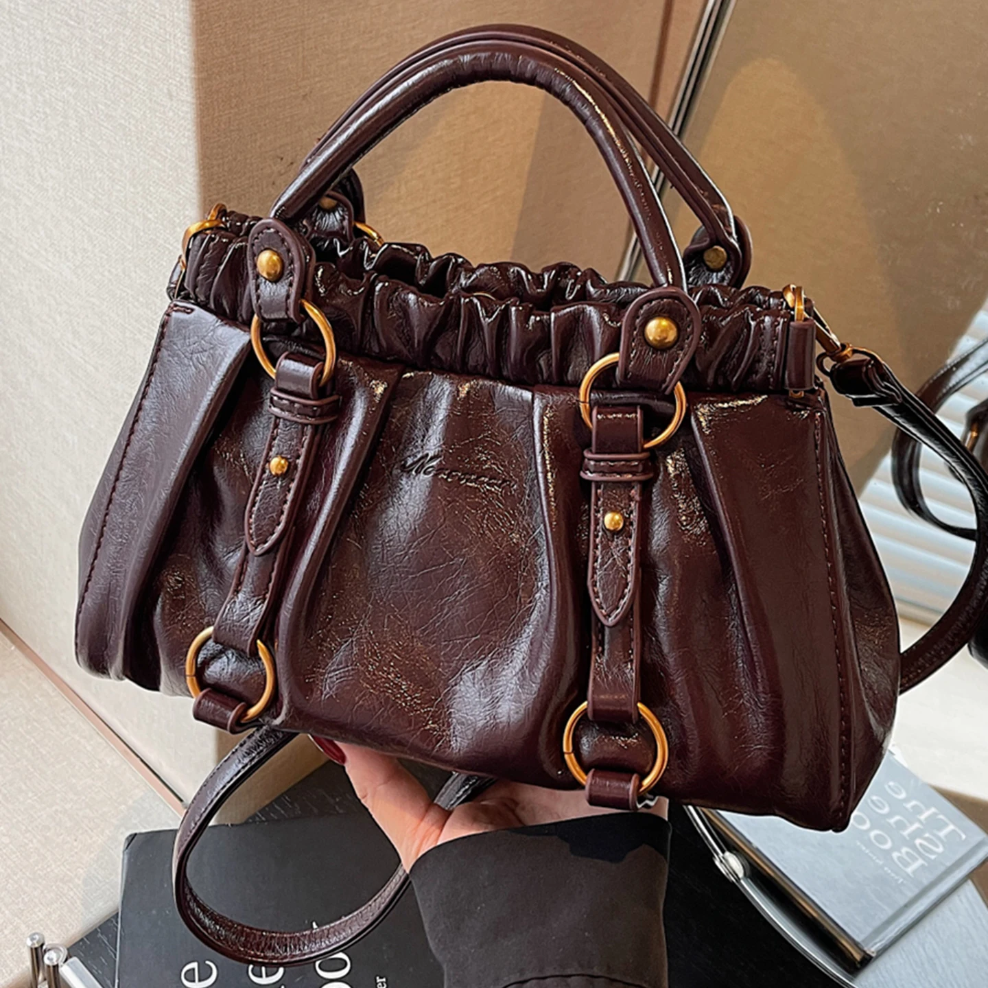 

PU Leather Retro Pleated Cloud Bag for Women New Korean One Shoulder Crossbody Bag Fashion Versatile Light Luxury Solid Handbag