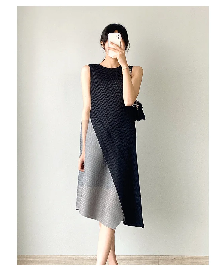 Miyake Plissiertes Kleid mit Farbblock-Design, Sommer 2025, Neues Modell mit Farbkollisions-Effekt, Locker Geschnittener A-Linien-Rock in Übergröße – Detail 9