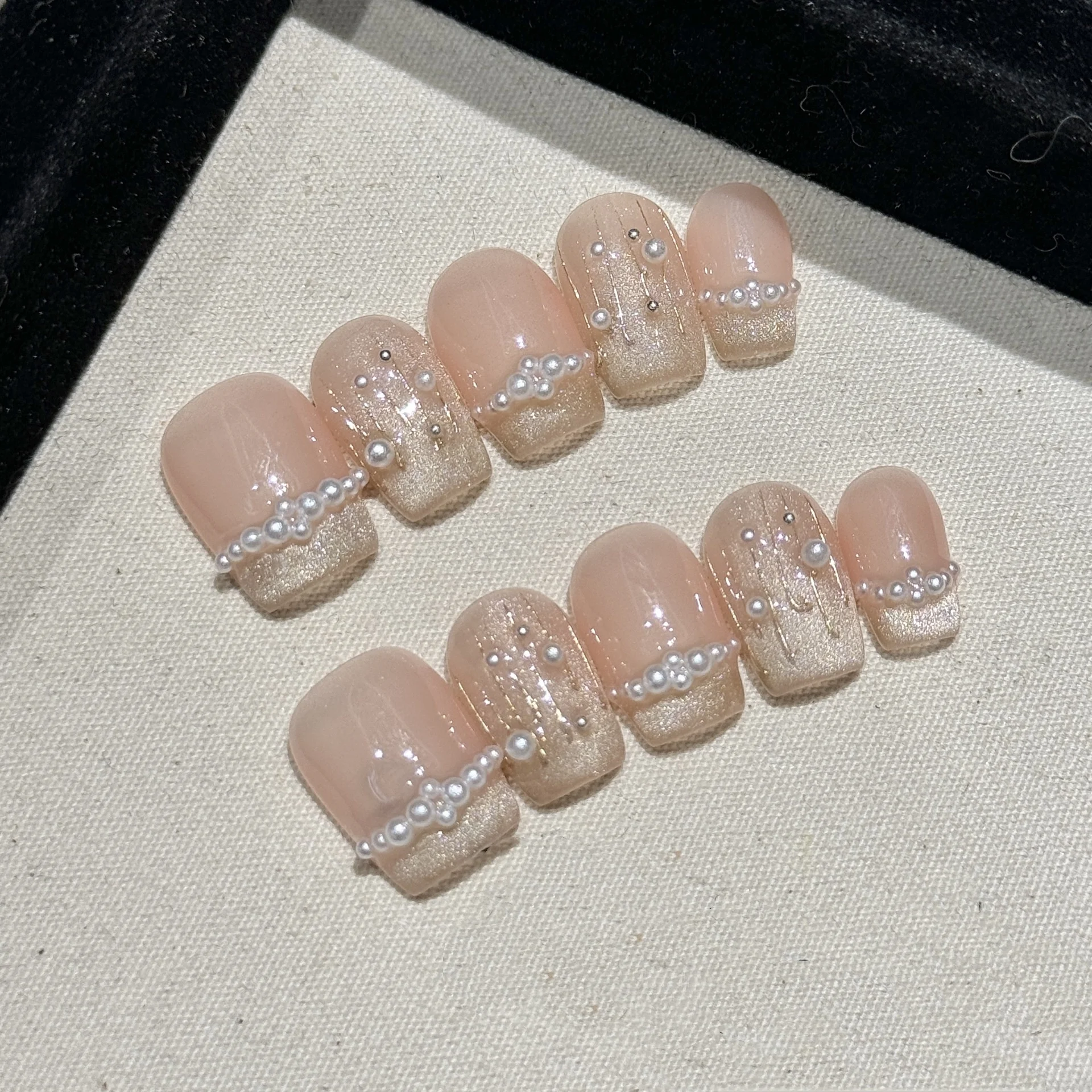 

10Pcs Short Square Head Handmade Fake Nails Cat's Eye Pearl French Press on False Nails Wearable Finished Full Cover Nails Tips