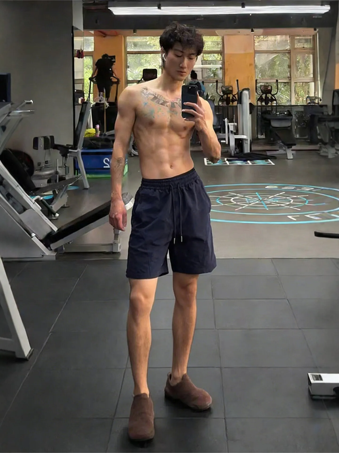 

Мужские летние пляжные шорты из быстросохнущего ледяного шелка для активного отдыха, спортивные, длиной до колена, водонепроницаемые, повседневные, свободного кроя