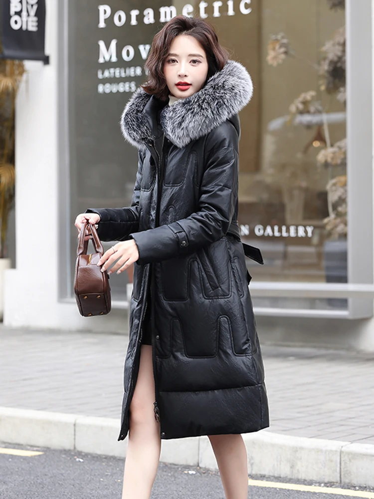 Damski płaszcz ze skóry naturalnej, średniej długości, z futrzanym kołnierzem, ocieplany, zimowy, nowy, elegancki, do pracy.