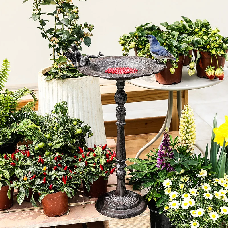 Bodenstehender Engelsvogel-Futterspender aus Gusseisen im europäischen Stil, Innenhof und Eisenkunstdekoration für den Außenbereich, Außendekoration