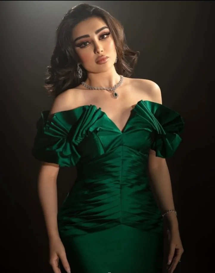Verde esmeralda tornozelo comprimento vestidos formais de noite fora do ombro ruched fenda árabe saudita personalizado baile de formatura vestido de gala personalizado