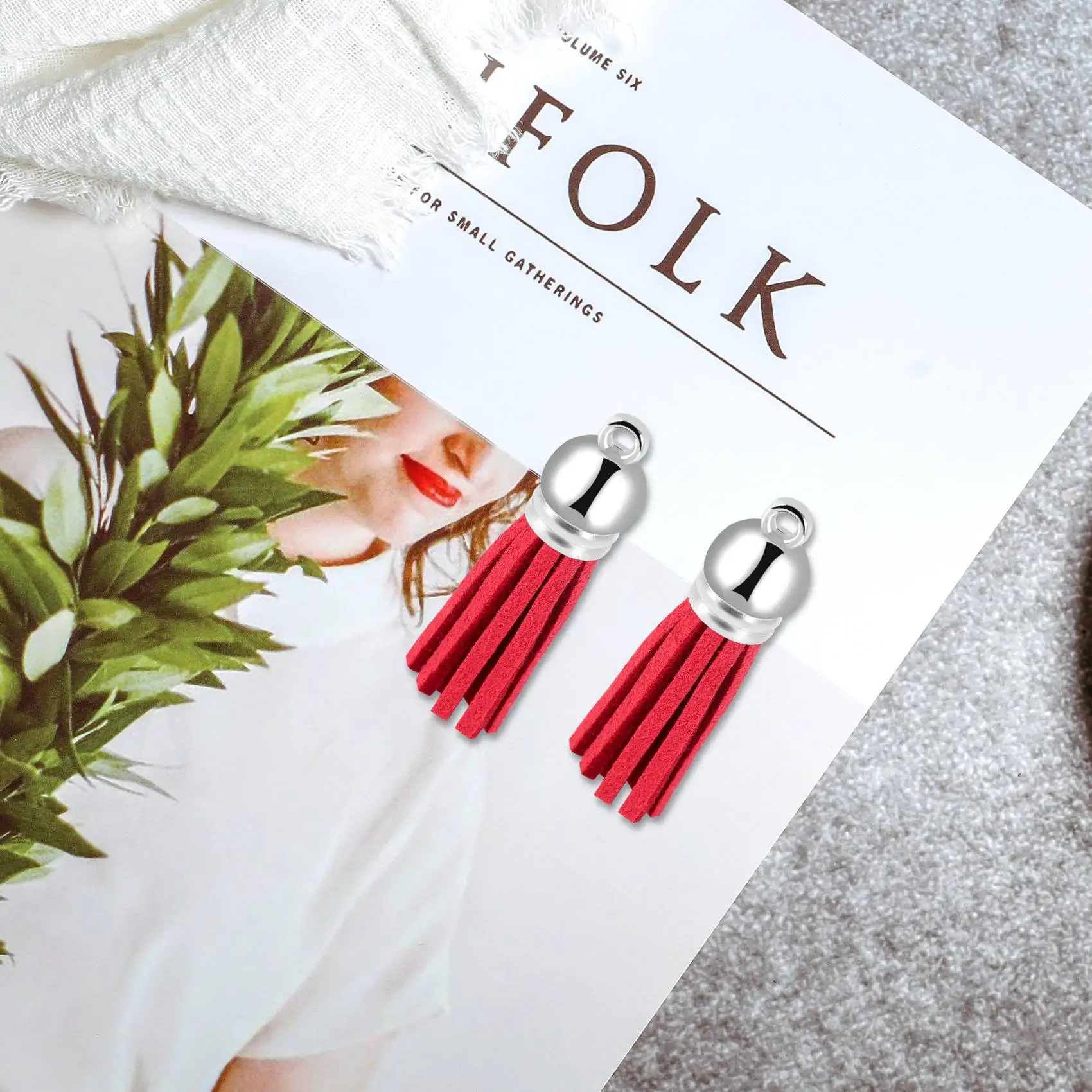 【HOT N07R】 100Pcs Keychain Tassels Faux Suede Leather Tassel Pendants Keychain Decoration for DIY Crafts Making Supplies (Red)
