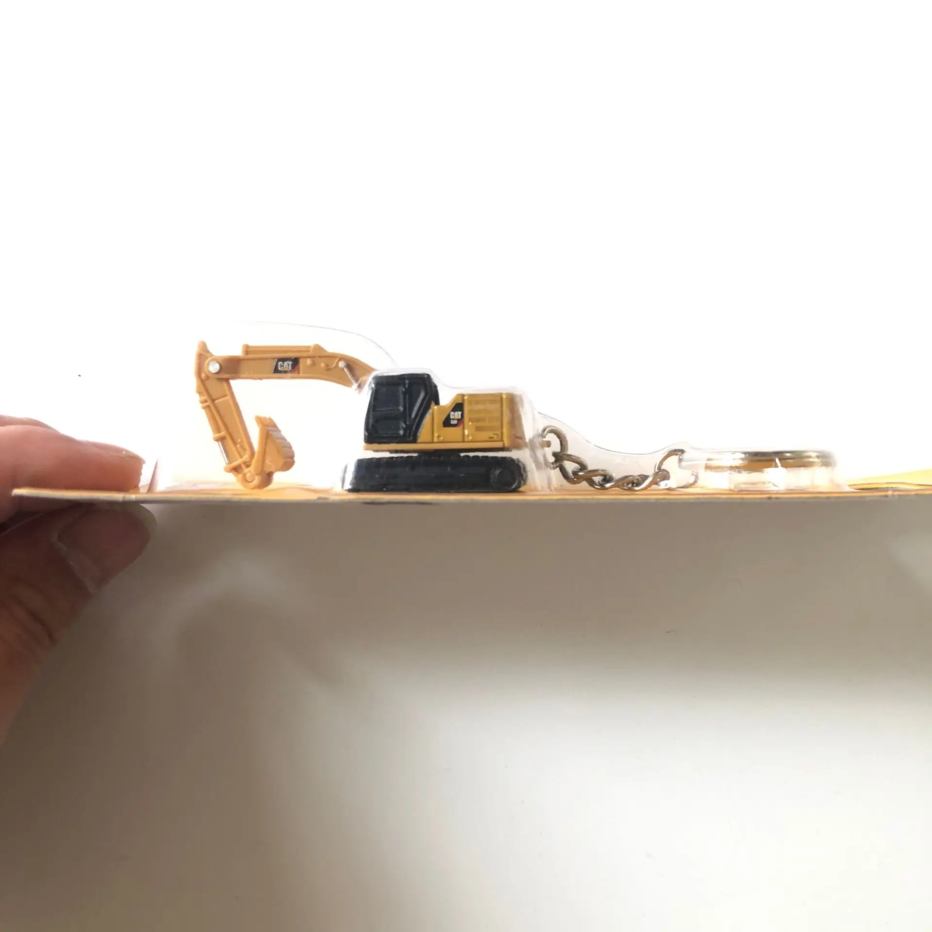 Alloy E320 Excavator Model Keychain for Caterpillar Heavy Equipment