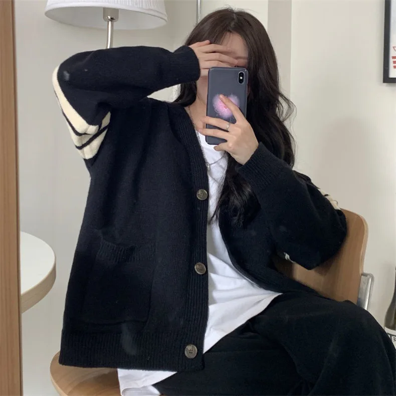 New Fashion Academic Style Loose V Neck Button-up Knitted Cardigan Female Outerwear Chic Tops Women Autumn Long Sleeve Pockets