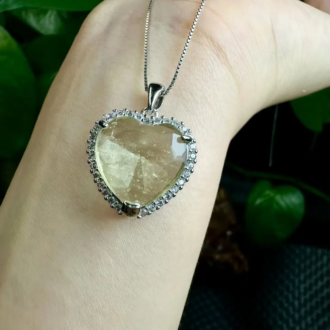 

1 Pc Fengbaowu Natural Libyan Gold Tektite Meteorite Heart Pendant 925 Sterling Silver Faceted Reiki Healing Stone Jewelry Gift