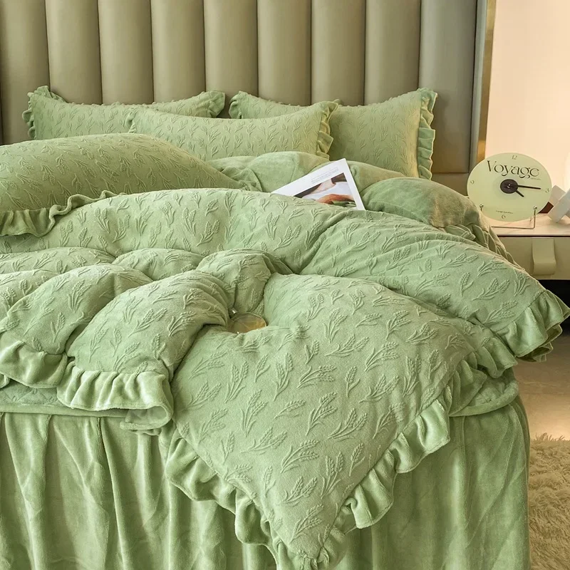 2024 new carved fleece padded bed cover four-piece bed skirt three-dimensional carved fleece feels delicate,soft and comfortable