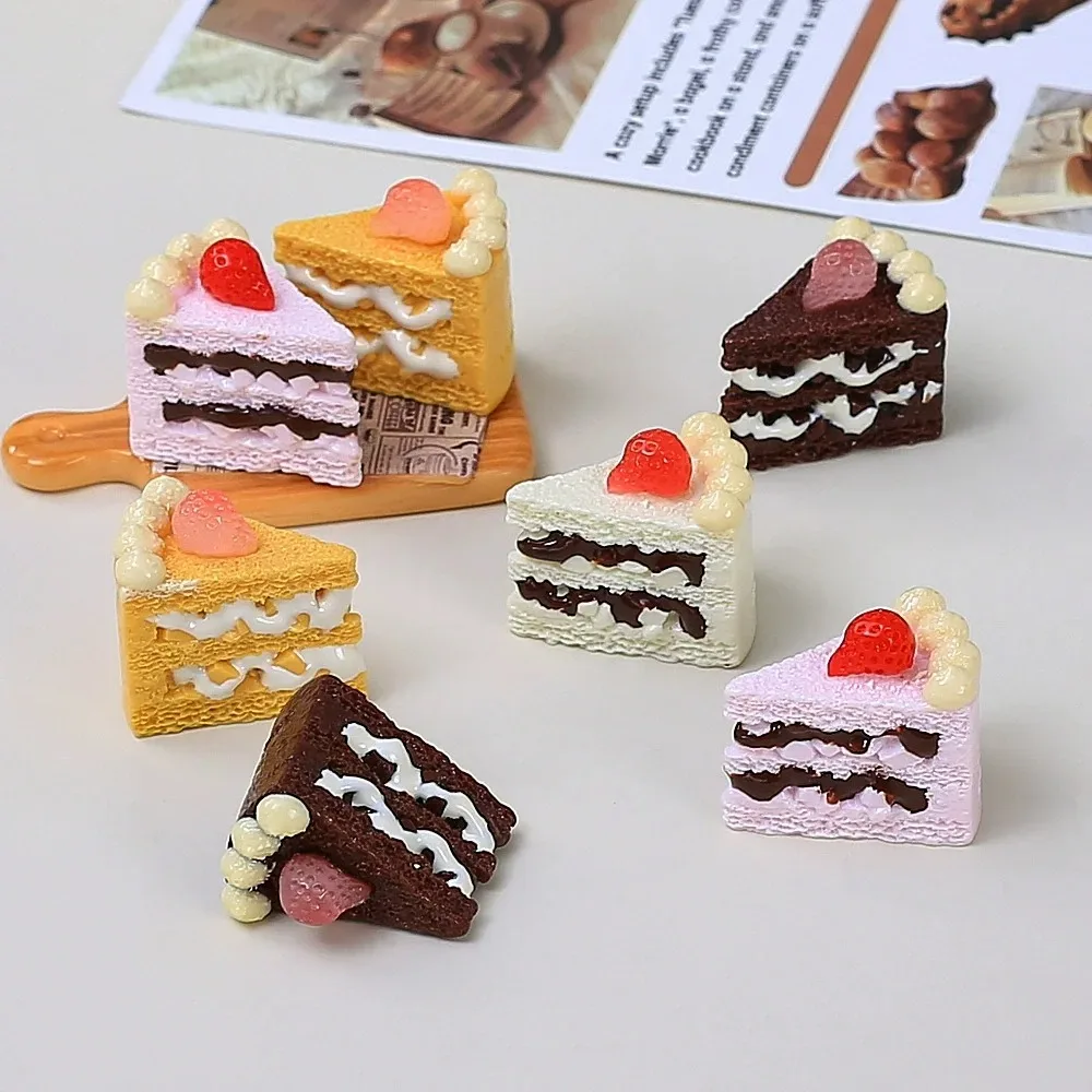 

Набор из 5 миниатюрных игрушек для кукольного домика: имитация клубничного торта, аксессуары для кукол, игрушки для сюжетно-ролевых игр