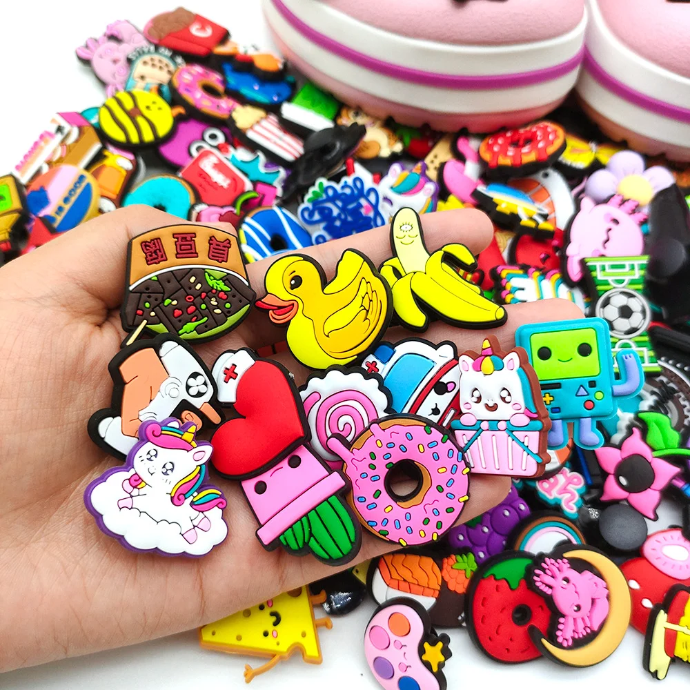 

Случайные подвески для обуви 10-200 шт., украшения для обуви из ПВХ, аксессуары на Рождество, день рождения, вечеринку, подарок, булавки для обуви для мужчин и женщин