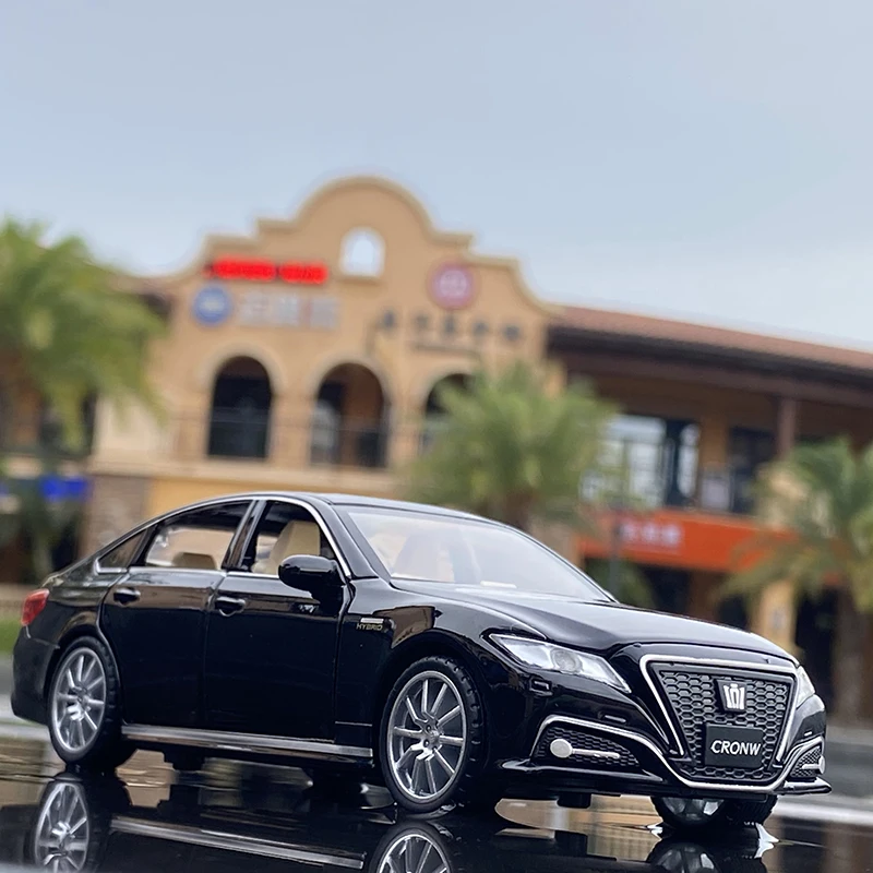 1:32 Toyota CROWN modèle de voiture en alliage moulé sous pression et véhicules jouets en métal modèle de voiture jouet Simulation son lumière Collection cadeau