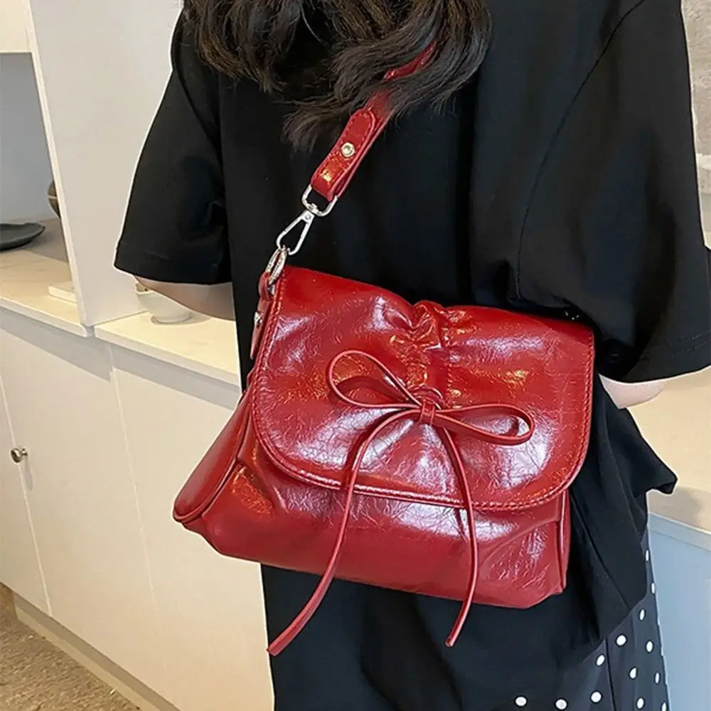 Luxury French Style Bowknot Underarm Bag Commuting Pleated Y2K Bow Shoulder Bag Casual Elegant Leather Crossbody Bag Women