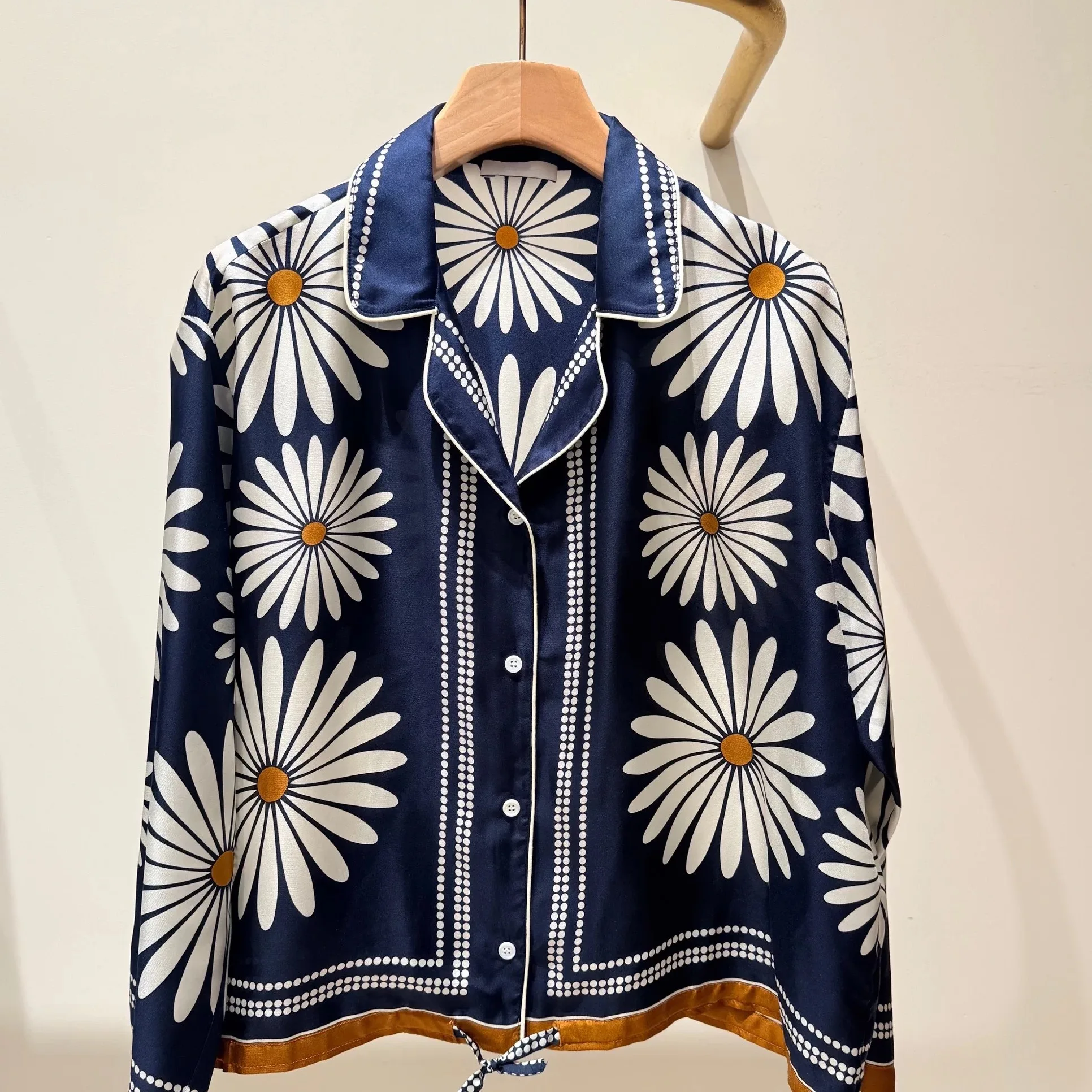 

Spring 2026 Floral Print Long Sleeve Shirt Women's Loose Fit Fashion Commute Daisy Print Drop Shoulder Top French Style Casua...