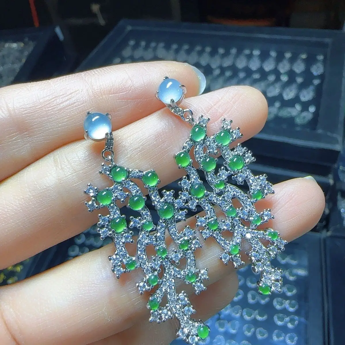 pendientes-y-aretes-de-jadeita-natural-color-verde-hielo-elija-uno-de-los-mejores-en-diversidad
