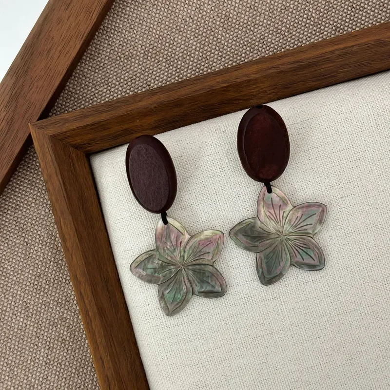 pendentif-ovale-en-bois-de-santal-fait-main-original-boucles-d'oreilles-en-coquille-de-papillon-noir-sculptees-en-3d-niche-transfrontaliere