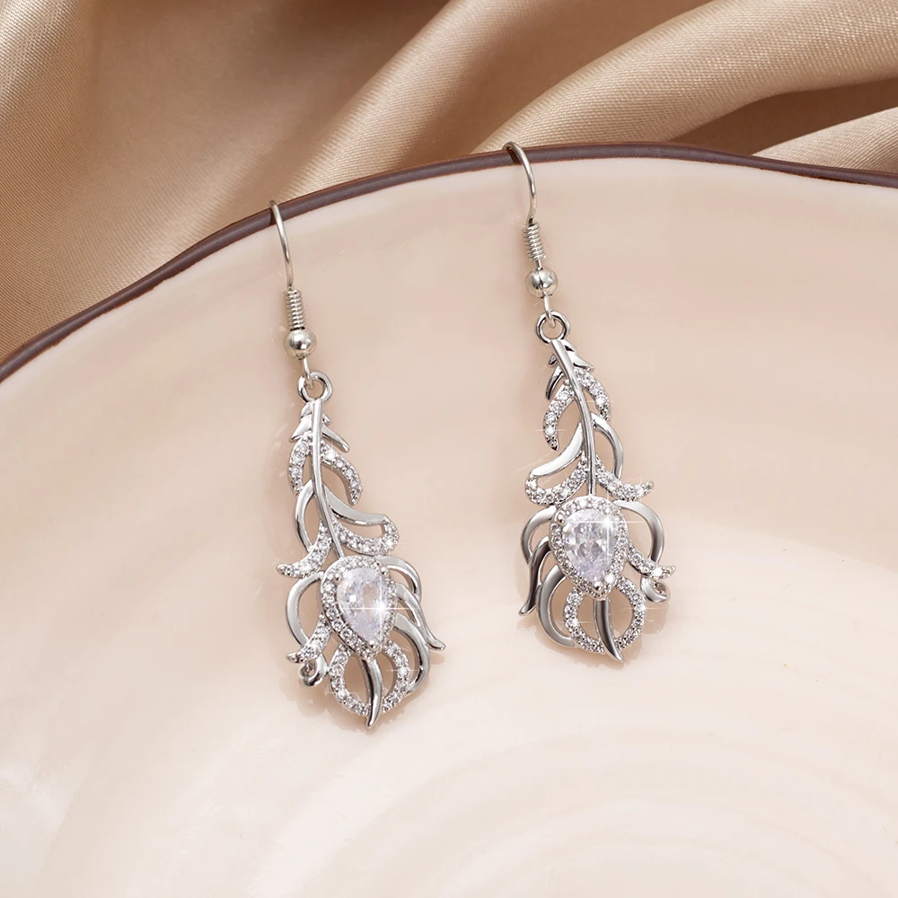 

Classic Design Silver Color Leaf Feather Shape Zircon Earrings For Women Luxury Crystal Elegant Ladies Wedding Party Ear Jewelry