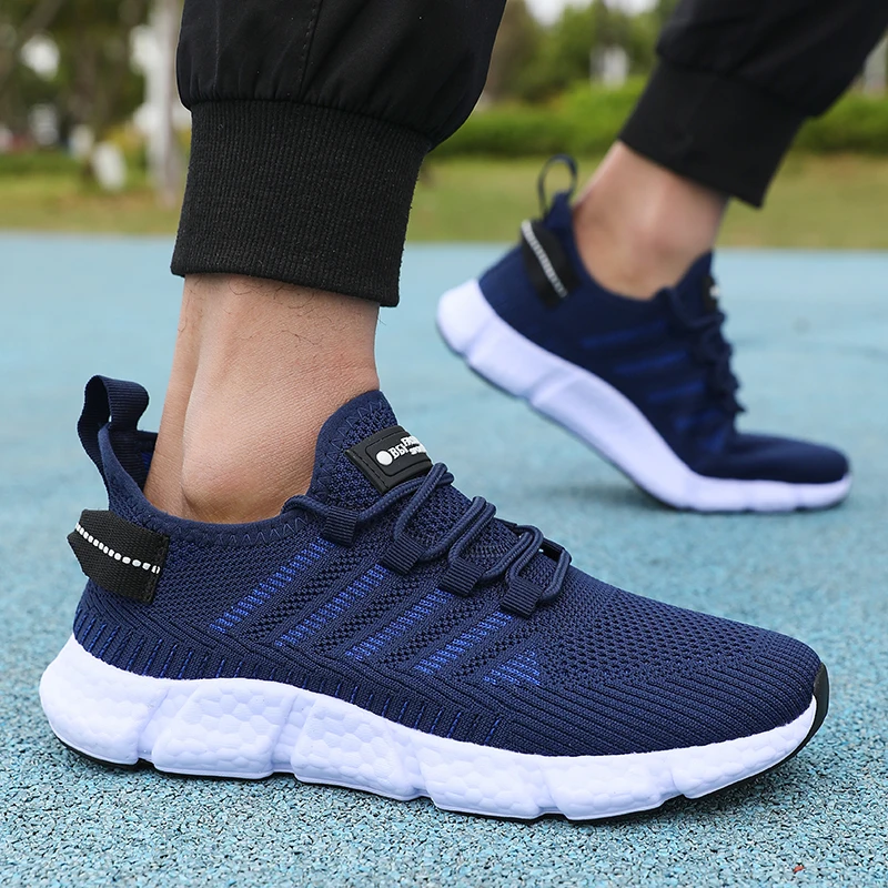 Lightweight Men's Running Shoes Breathable Mesh Knitted Walking Shoes Summer New Outdoor Exercise Tenis Masculino Sneakers Men