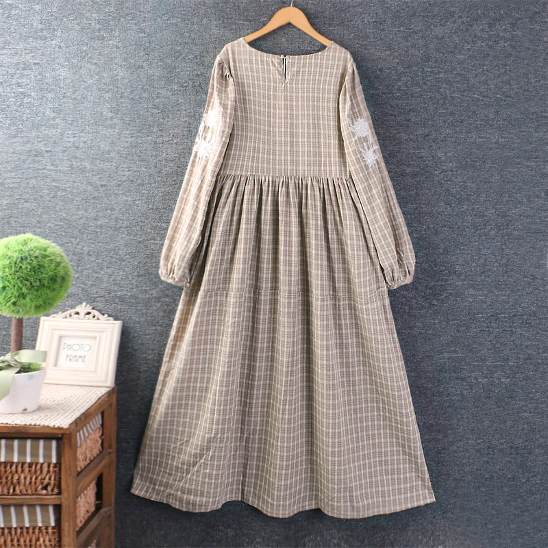 New Autumn Japanese Mori Girl Vintage Plaid Embroidery Cotton Linen Dress Women O-Neck Long Sleeve Casual Loose Long Dresses